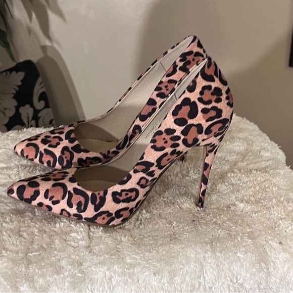 Windsor - Picture 7 of 9